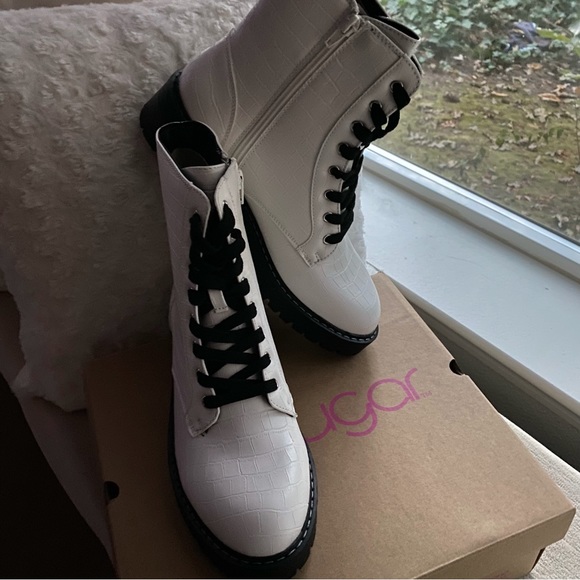 WHITE CROCO BOOTS SGR-KAEDY SZ 9 NWT by SUGAR - Picture 7 of 12